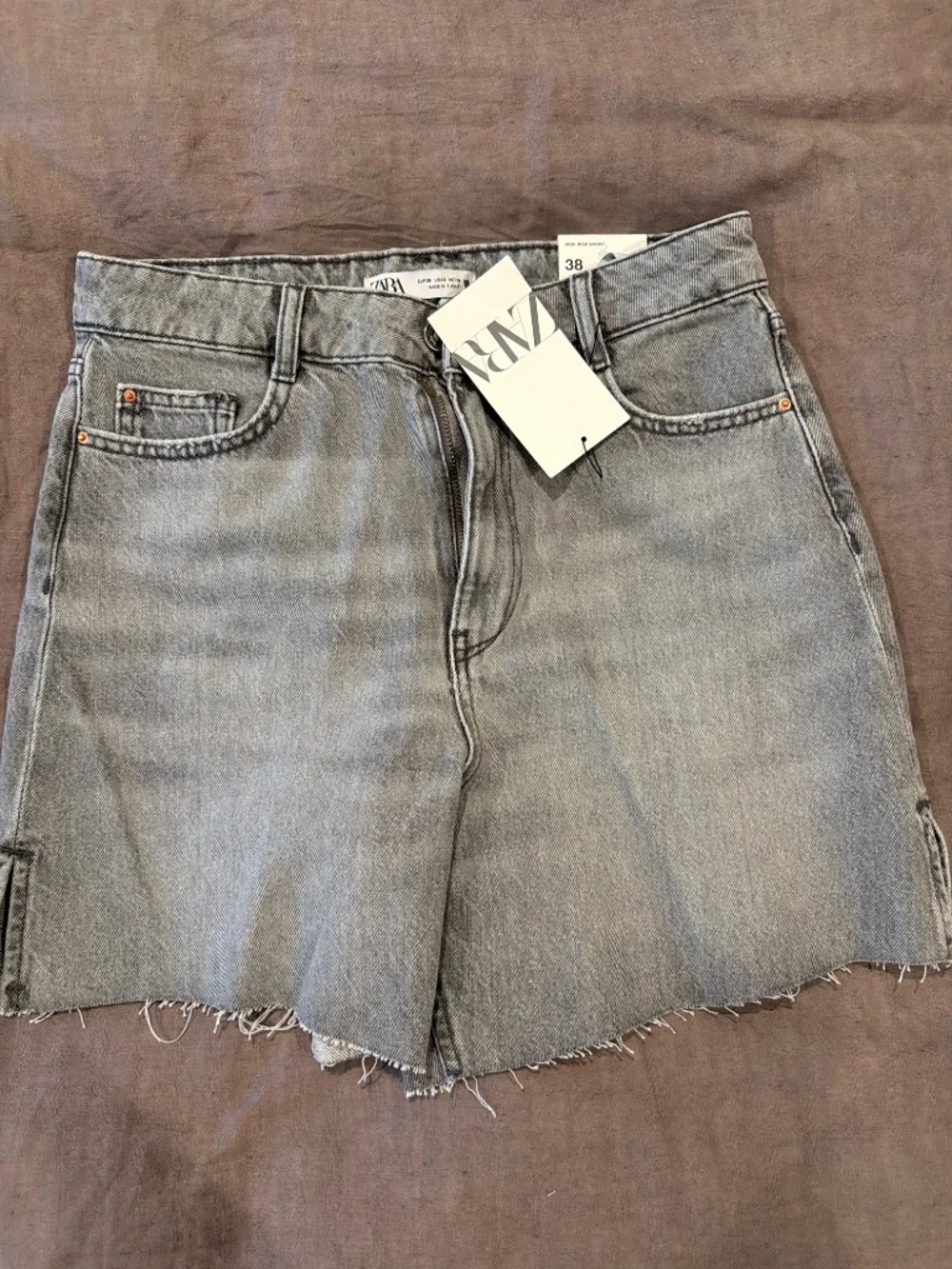 Zara High Rise Gray Denim Shorts Size 6 NWT